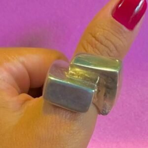 Anillo macizo cruzado