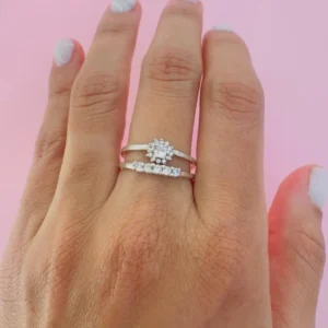Anillo cubic sol
