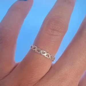 Anillo abierto mini corazones