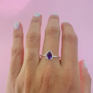 Anillo gota cristal lila