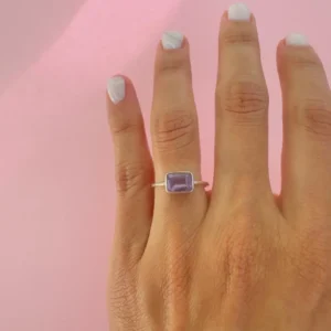 Anillo rectangulo cristal lila