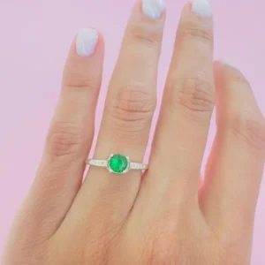 Anillo cubic verde