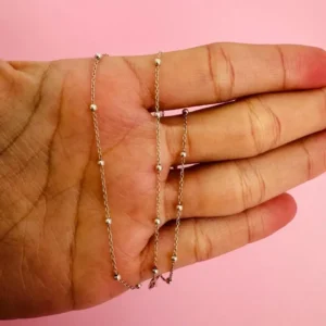 Cadena con bolitas