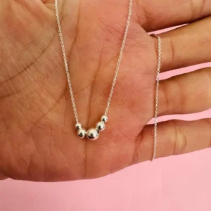Cadenita dije bolitas de plata